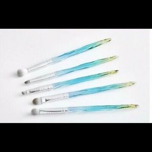 F.A.R.A.H. Be Beautiful Be You Makeup Brush Set 💙